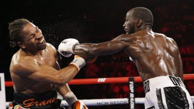 Terence Crawford stops Shawn Porter for the first win