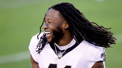 Alvin Kamara, Cameron Jordan of New Orleans Saints surprises shoppers by selecting the grocery tab