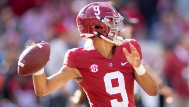 Alabama's Bryce Young throws 559 yards to break Tide .'s one-game pass record