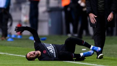 PSG's Neymar suffered an ankle injury in the win over Saint-Etienne