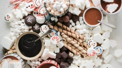 How to make a hot chocolate board even Santa will love