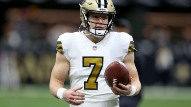 Source - New Orleans Saints QB Taysom Hill competes with finger injury