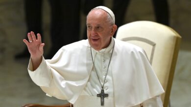 Pope rules any baptized lay Catholic, including women, can head Vatican departments