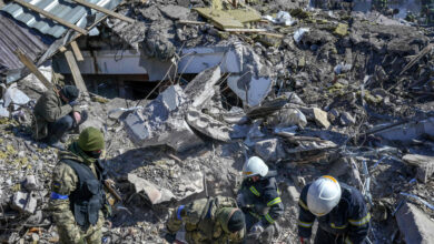 Russian air strike kills dozens at Ukrainian marine base
