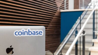 Coinbase Blocks 25,000 Addresses Linked to Russian Individuals, Business Entities