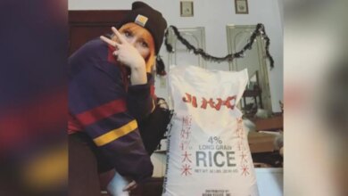 Viral Video: American women love rice so she bought 22 kg for herself