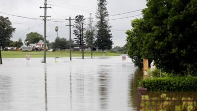 Evacuate floods worth half a million faces in Australia
