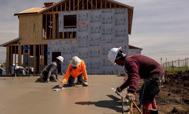 Home builder sentiment falls to 2-year low on declining demand, rising costs