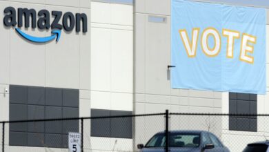 Amazon union head, others met Thursday at the White House about organizing