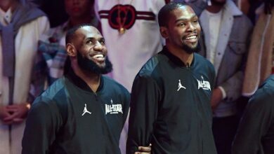 Kevin Durant and LeBron James debate which 1990s center should be the MVP in the modern NBA
