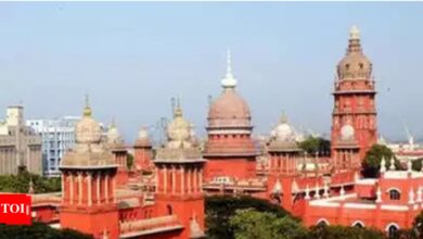 Madras high court orders TN revenue dept to hand over AIADMK headquarters to EPS | Chennai News