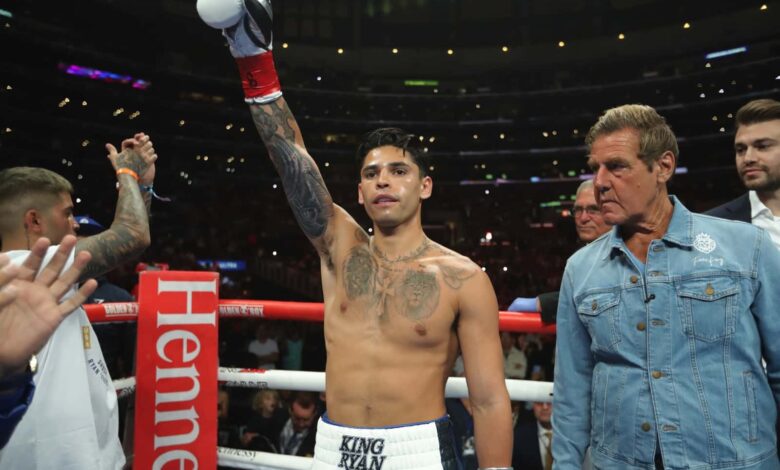 Davis vs. Garcia boxing photo