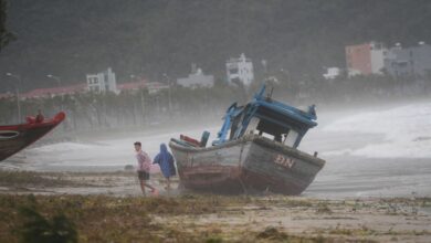 Typhoon Noru: Karding makes landfall in Vietnam's Da Nang