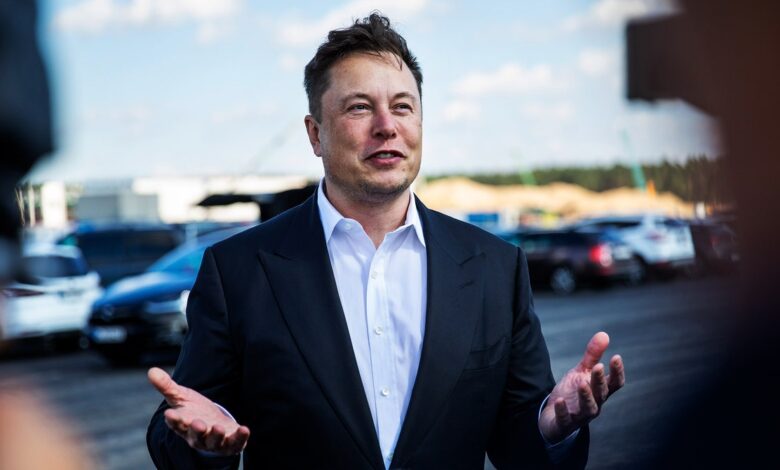 Elon Musk’s Twitter Risks Big Fines From US Regulators
