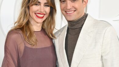 Robert Pattinson and girlfriend Suki Waterhouse make their red carpet debut