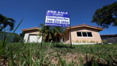 Mortgage refinance demand jumps 18% as interest rates drop