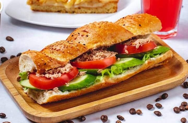 Chicken sausage sandwich made with bread