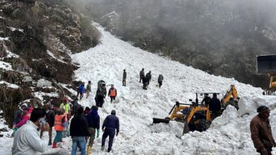 India avalanche kills seven, injures 13