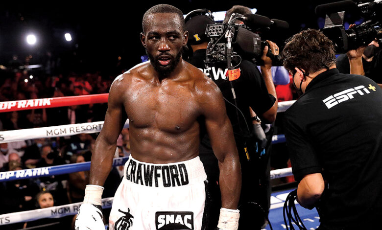 Terence Crawford in the ring after beating Shawn Porter in November 2021 (Steve Marcus/Getty Images)